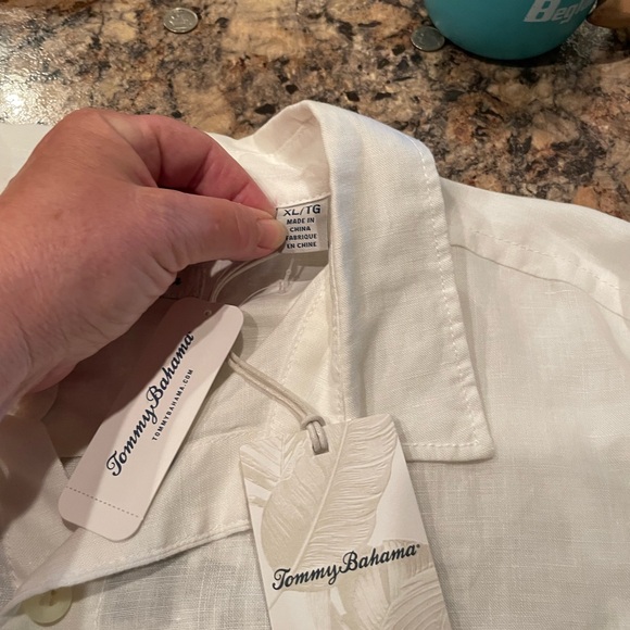 Tommy Bahama Camp Shirt. Linen. XL with Tags - Picture 9 of 12